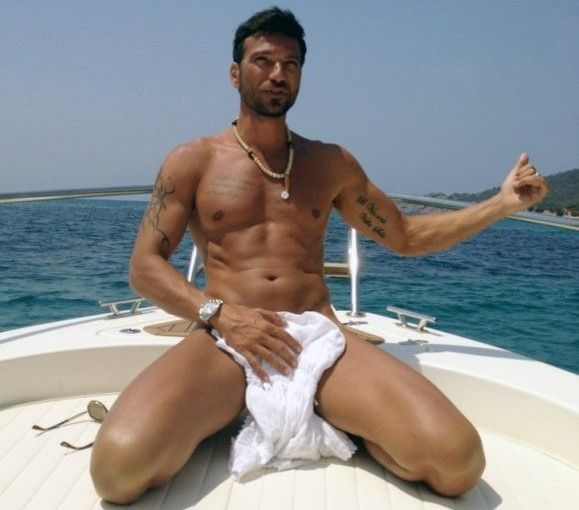 Costantino Vitagliano senza veli sullo yacht - Foto: Instagram
