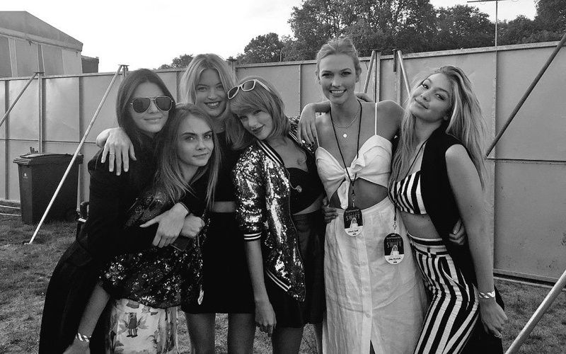 Kendall Jenner, Gigi Hadid e Cara Delevingne con altre amiche vip - Foto: Instagram